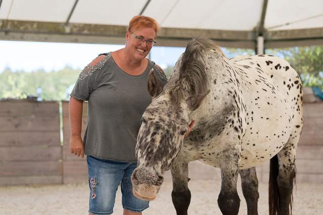 Tanja Gruber mit ihrem Pferd Pascha